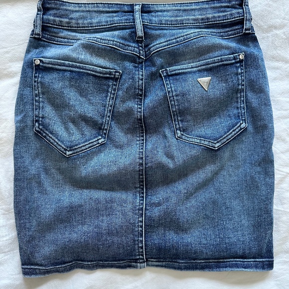 Guess distressed denim mini skirt XS - Picture 3 of 7